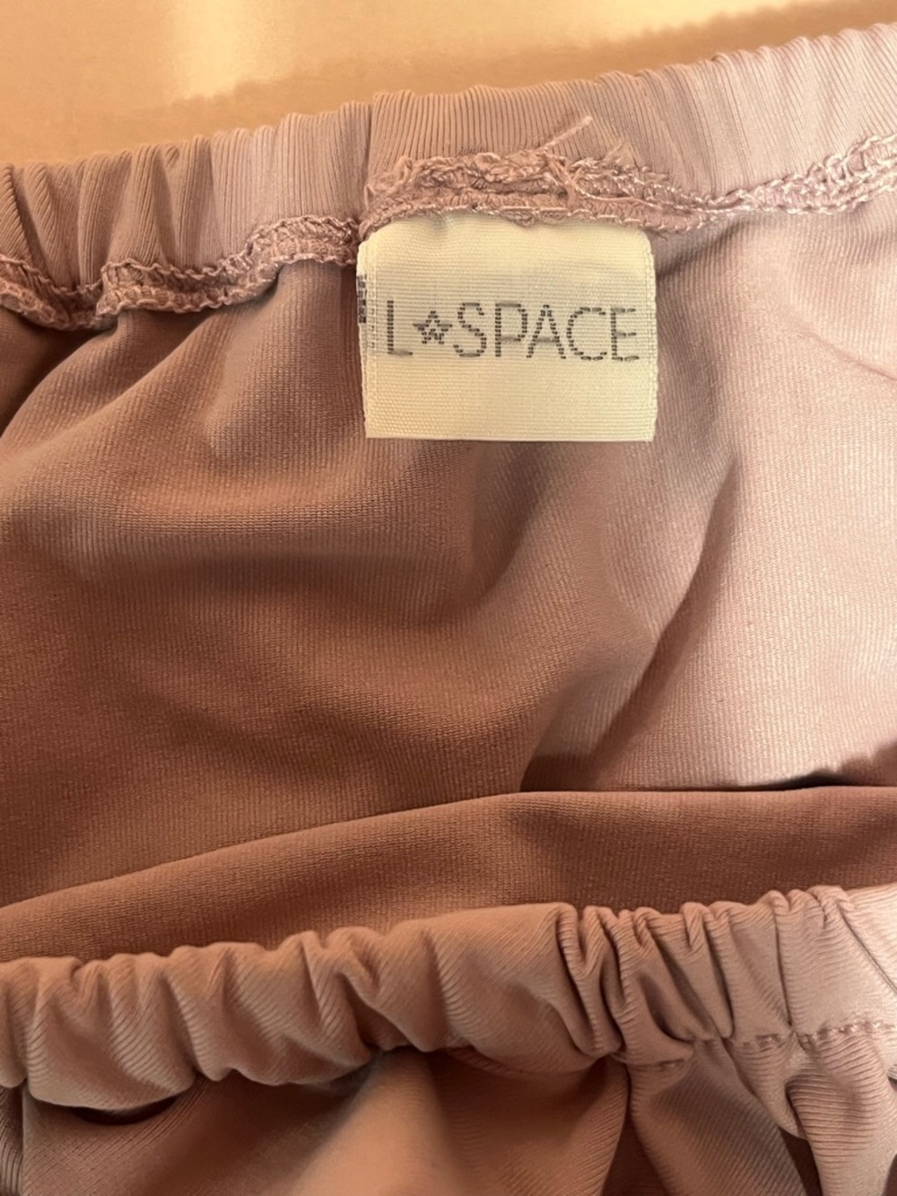 Off-Shoulder Ruffle Bikini Set in Light Taupe / L SPACE brand size M - Picture 2 of 3